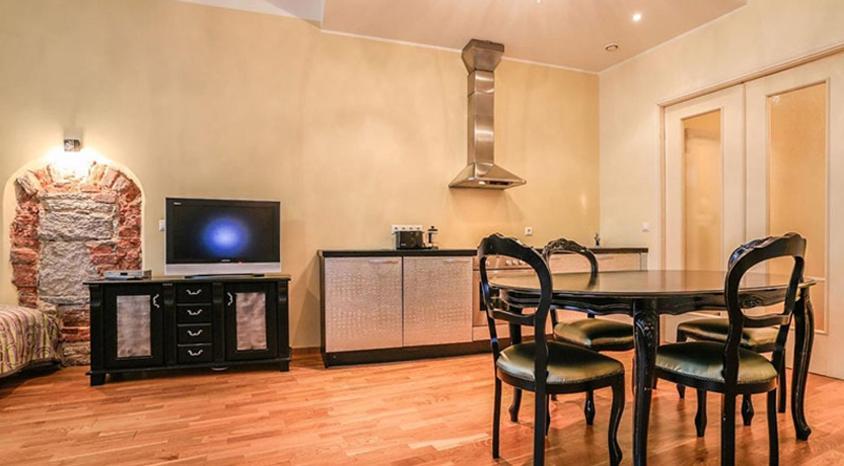 Cozy Apartment In Old Town تالين الغرفة الصورة